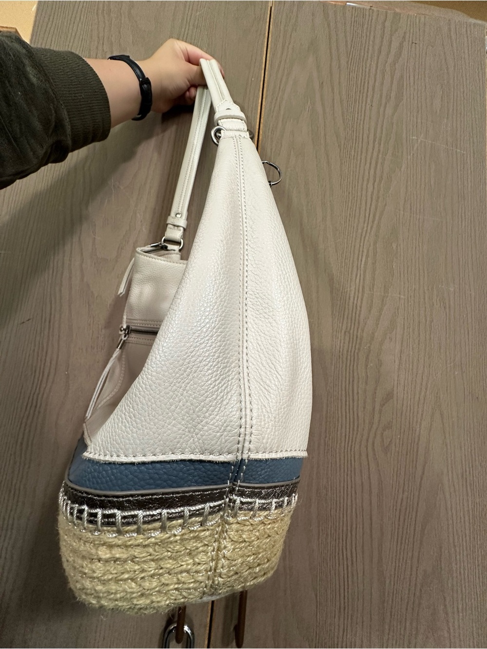 The Sak Sequoia Hobo Bag - Picture 4 of 8